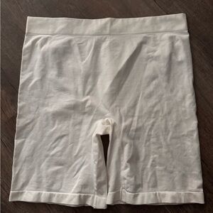 White Seamless Shorts avoid chub rub